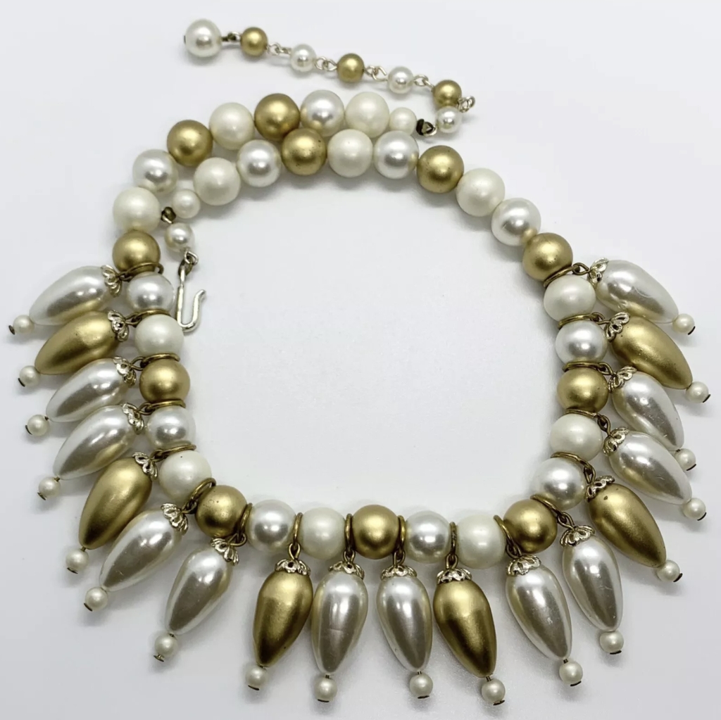 Vtg Japan Signed Gold Tone Faux Pearl Heavyweight Necklace 35$